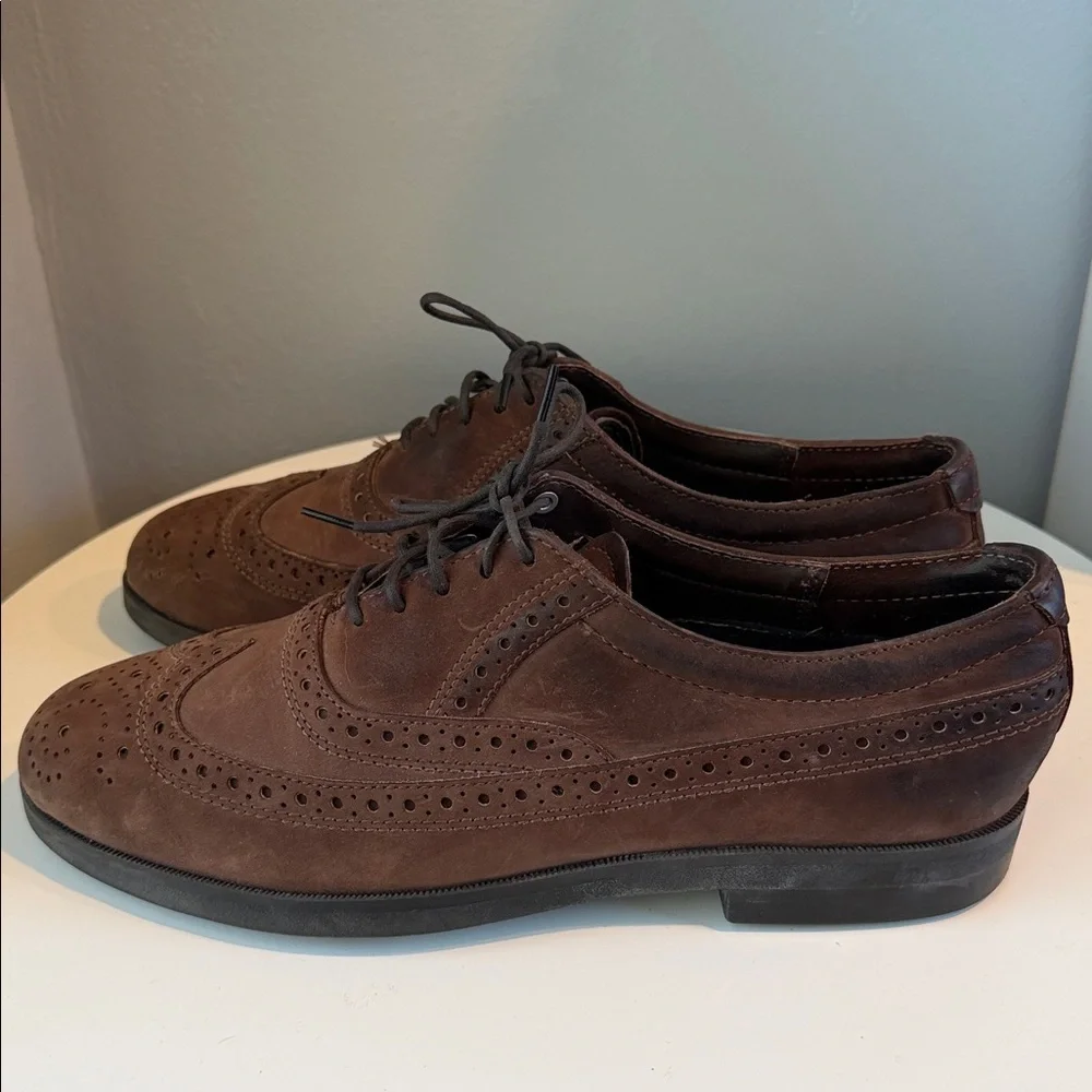 Dexter brown suede